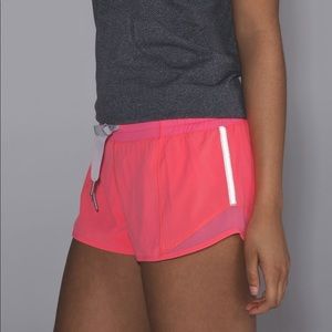 lululemon hotty hot shorts size 10 2.5 inch inseam